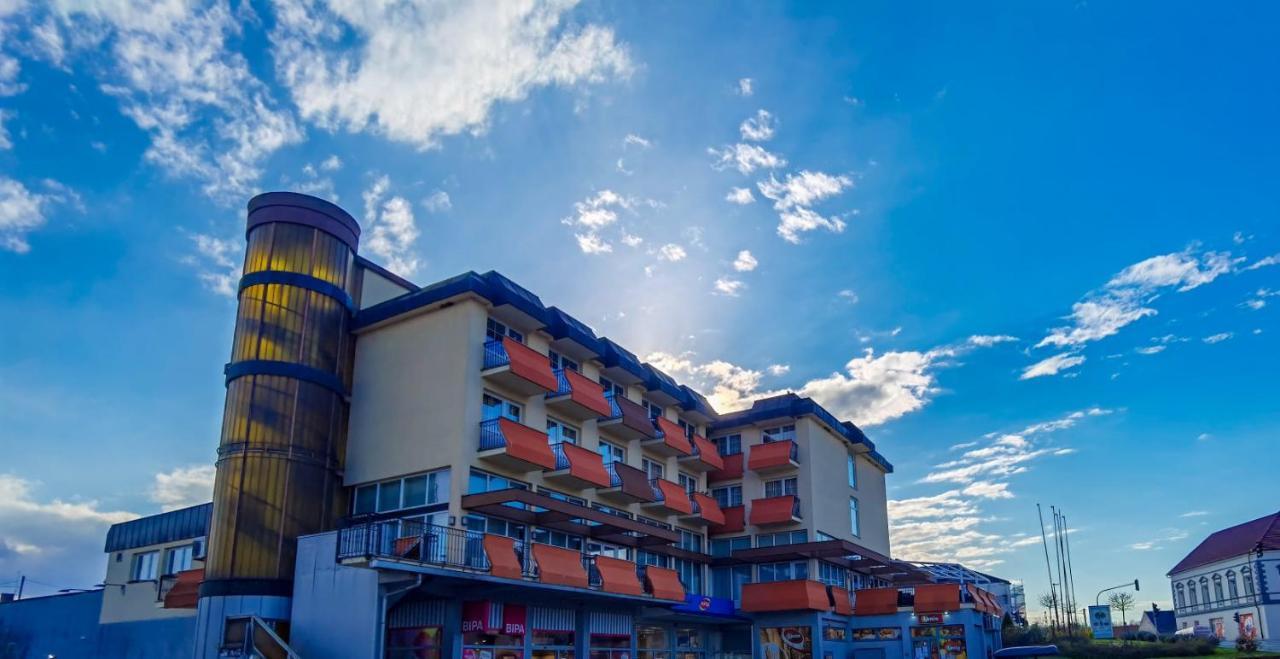 Hotel Garic Garesnica Exterior photo