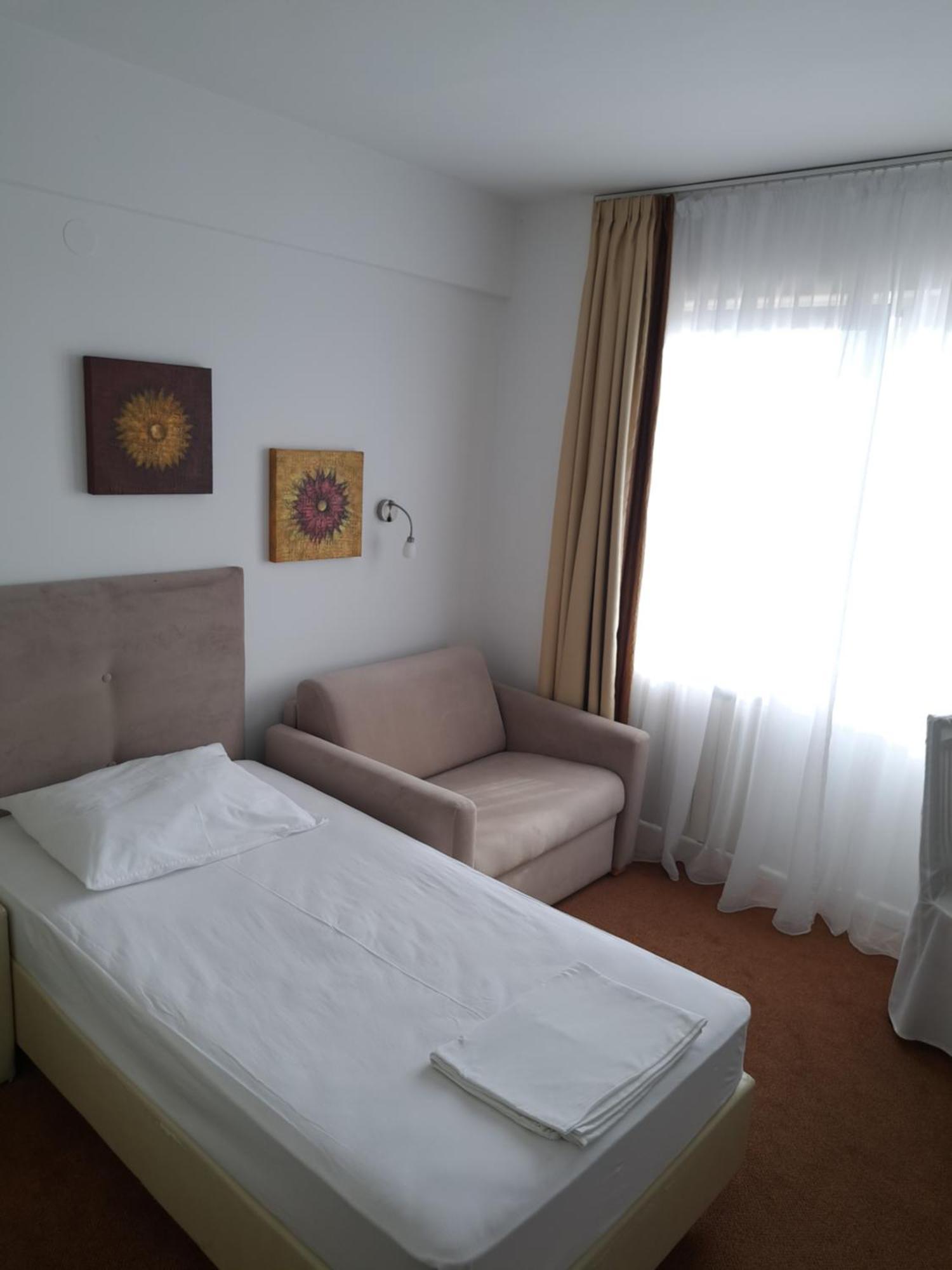 Hotel Garic Garesnica Exterior photo